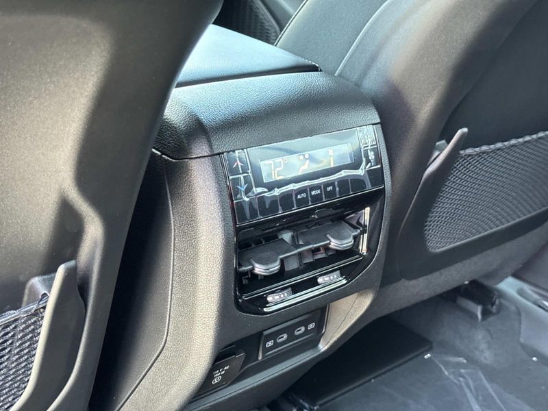 New 2026 Jeep Grand Cherokee L Laredo Altitude 4x2