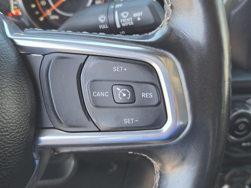 Used 2022 Jeep Gladiator Overland 4x4