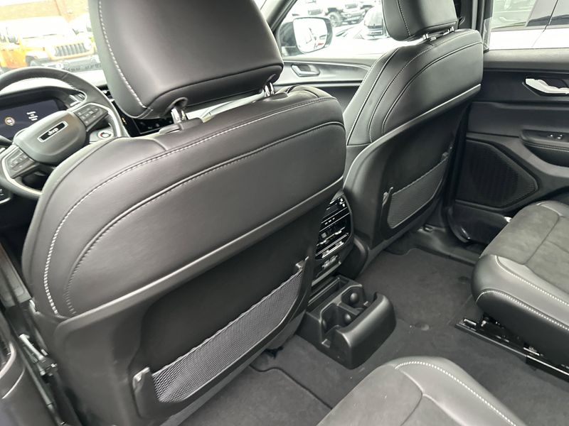 New 2025 Jeep Grand Cherokee L Altitude X 4x4Image 15