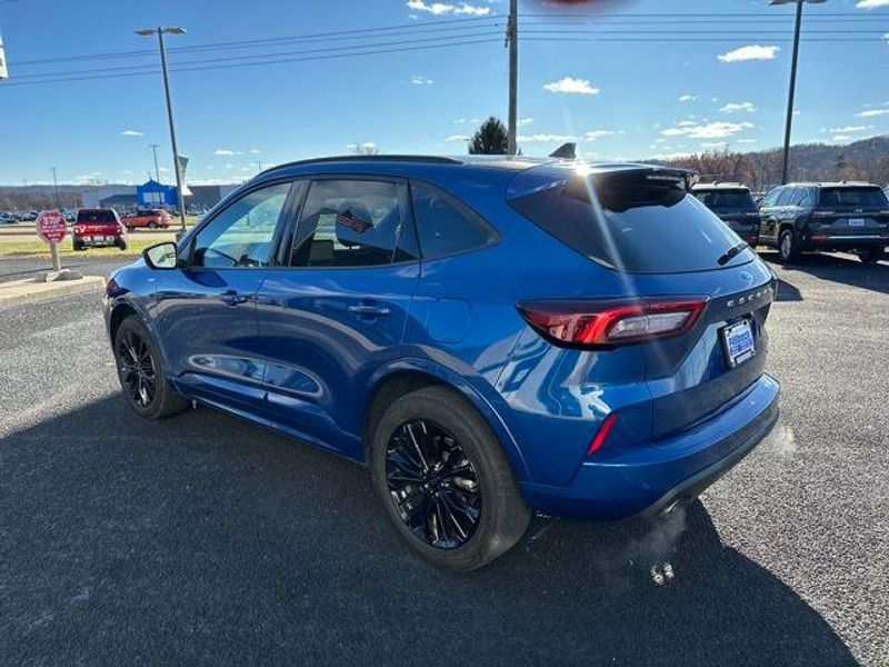 2023 Ford Escape ST-Line Elite photo 4
