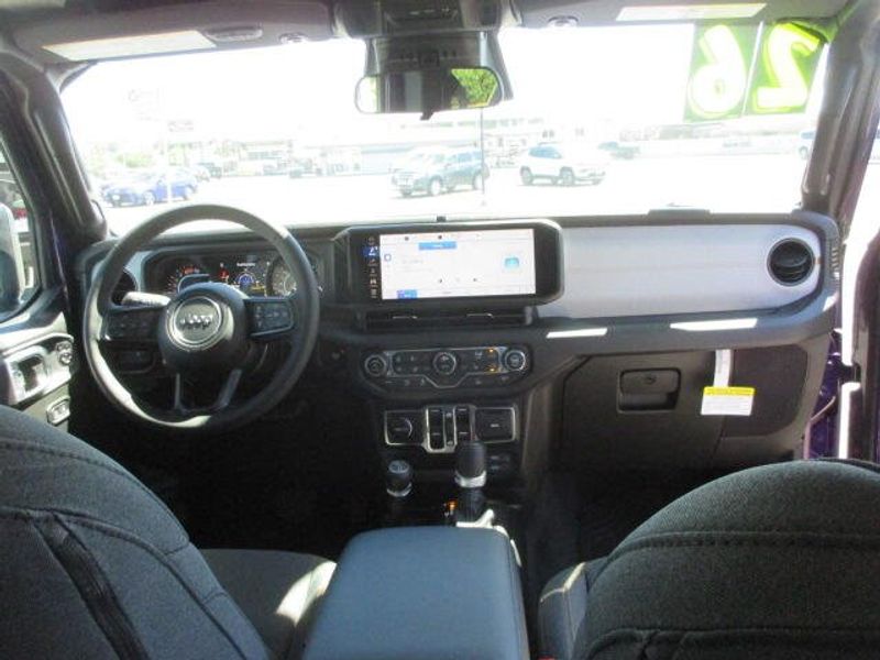 New 2026 Jeep Wrangler 4-door Sport SImage 28