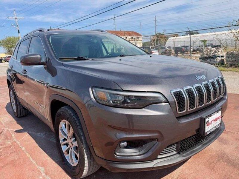 Used 2021 Jeep Cherokee Latitude PlusImage 2