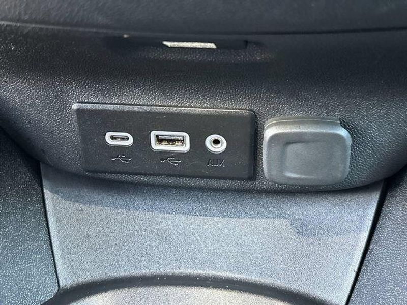 Used 2025 Chevrolet Malibu RSImage 27