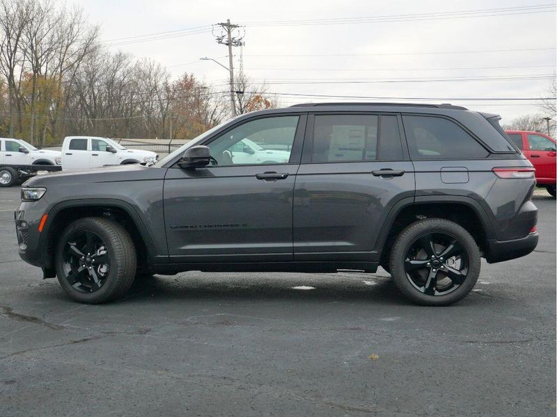 2024 Jeep Grand Cherokee Limited 4x4Image 11