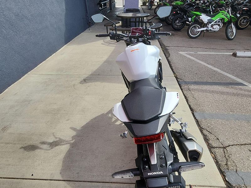 New 2025 Honda CB750 HORNET Image 13