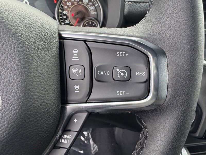 2025 RAM 1500 LaramieImage 19