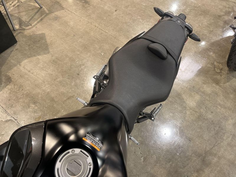 Used 2017 Yamaha FZ-10 CA Image 12