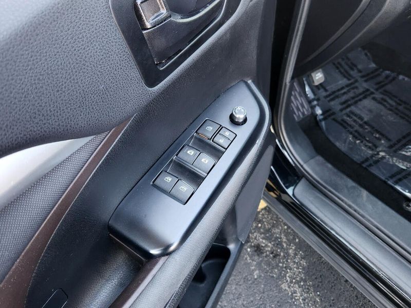 Used 2019 Toyota Highlander LE