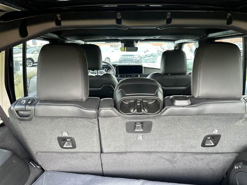 New 2025 Jeep Wrangler 4-door SaharaImage 13