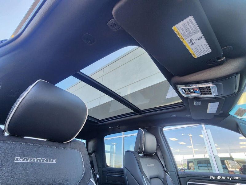 New 2026 RAM 1500 Laramie Crew Cab 4x4 5'7' Box