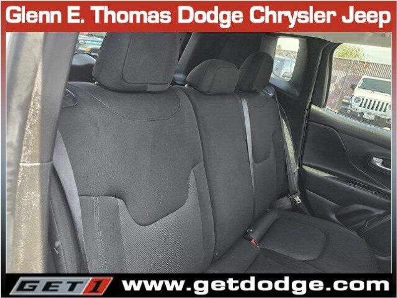 2023 Jeep Renegade Latitude Upland photo 26