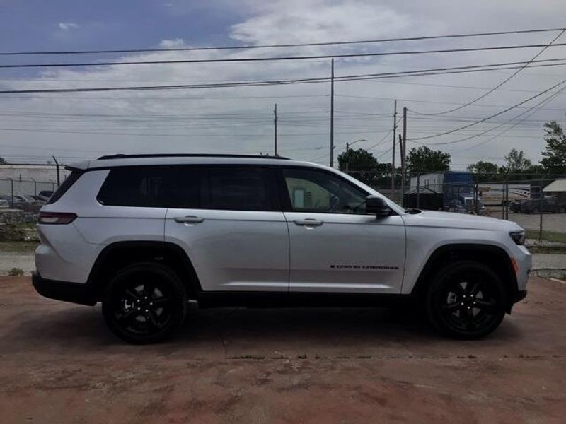 2025 Jeep Grand Cherokee L Altitude 4x2Image 7