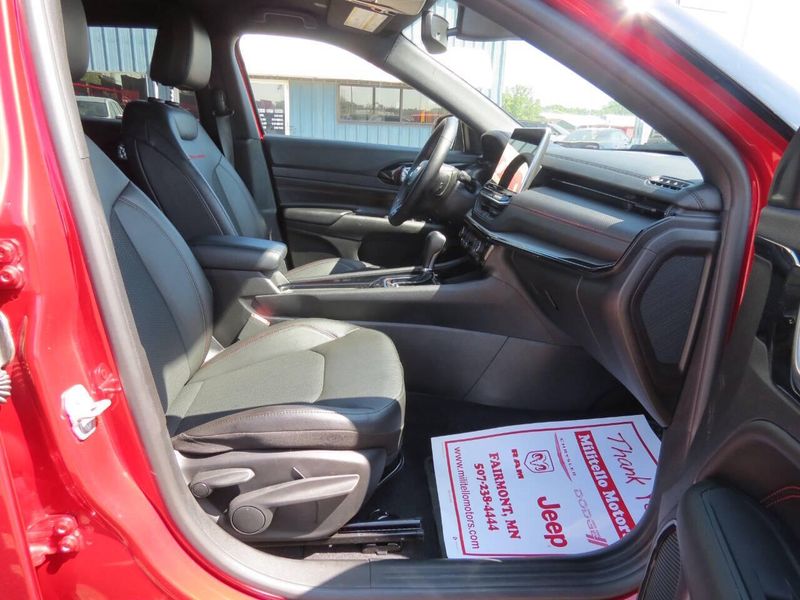Used 2025 Jeep Compass Trailhawk 4x4 4dr SUVImage 20