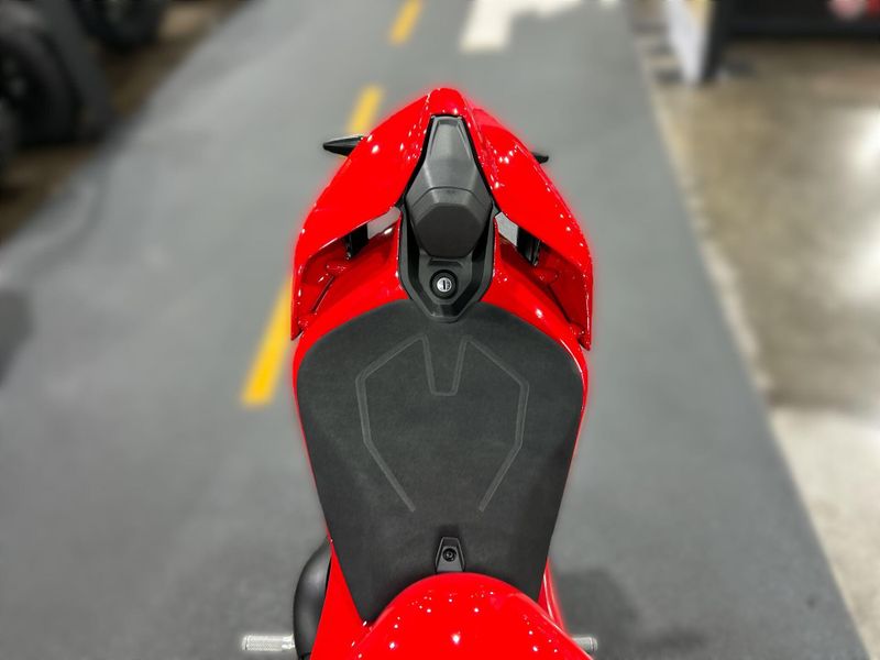 New 2026 Ducati PANIGALE V4 Image 22