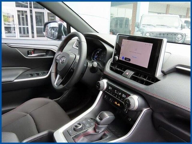 2024 Toyota RAV4 Prime SEImage 8