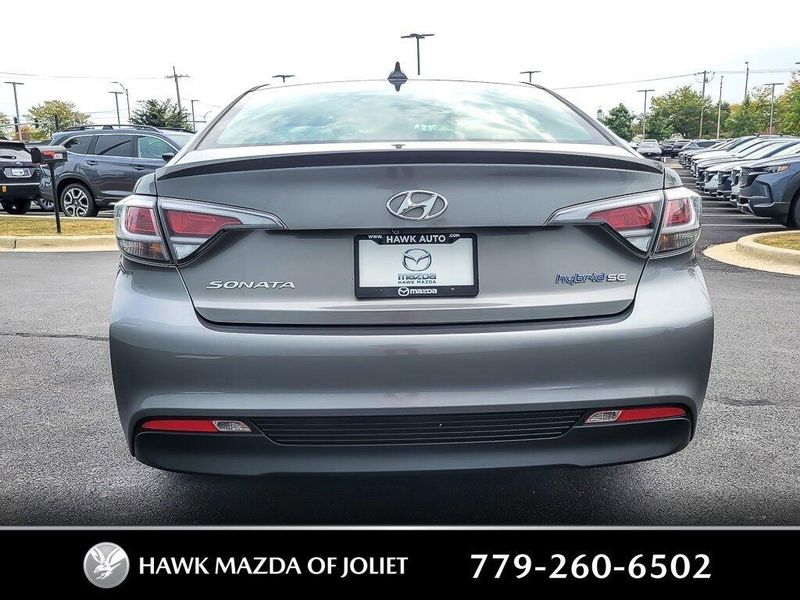 2017 Hyundai Sonata Hybrid SE photo 4