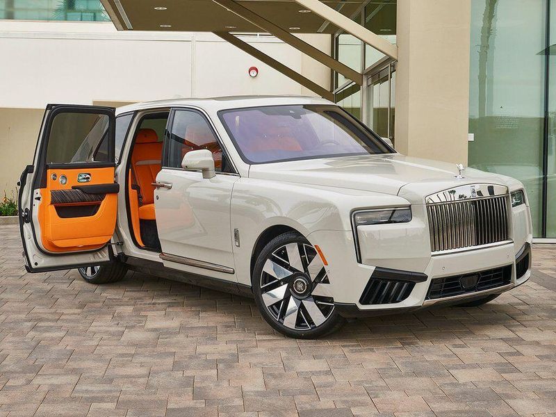 New 2026 Rolls-Royce Cullinan Image 6