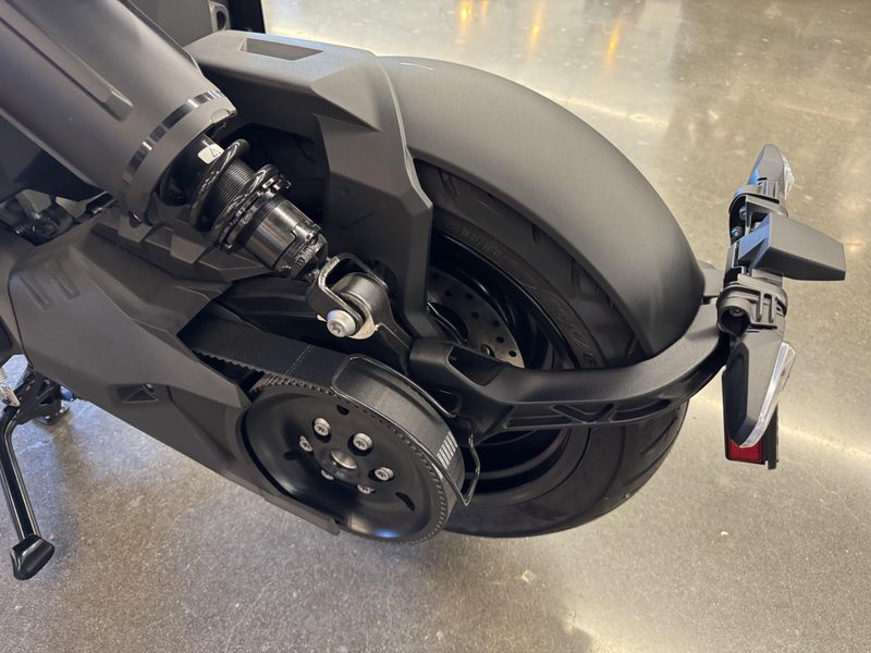 2024 BMW CE 04 - IMPERIAL BLUE METALLIC 