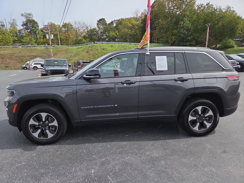 2023 Jeep Grand Cherokee 4xe photo 6