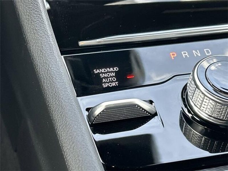 New 2025 Jeep Grand Cherokee L Limited 4x4Image 23