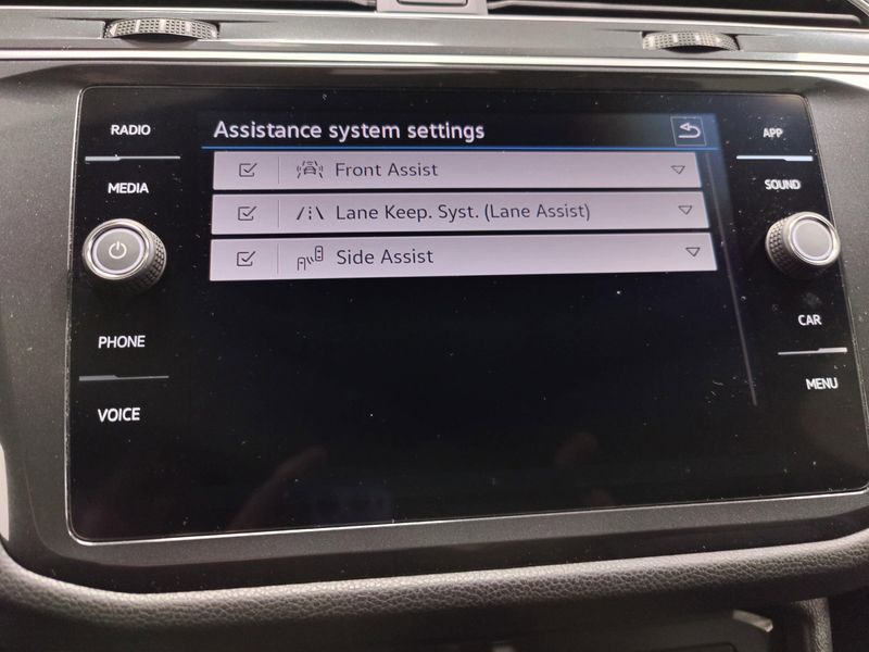 2024 Volkswagen Tiguan SE R-Line Black AWD w/SunroofImage 9