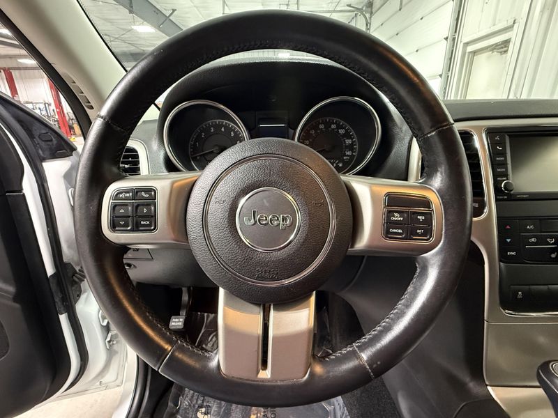 Used 2013 Jeep Grand Cherokee LaredoImage 29