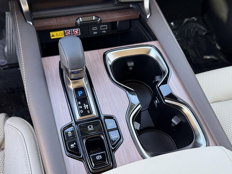 New 2026 Lexus RX 450h+ LuxuryImage 24