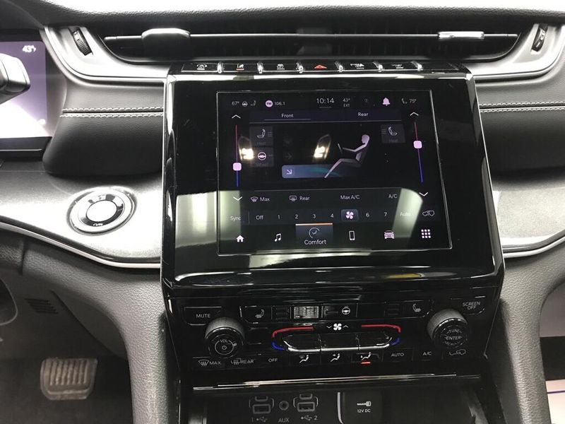 Used 2023 Jeep Grand Cherokee L AltitudeImage 12