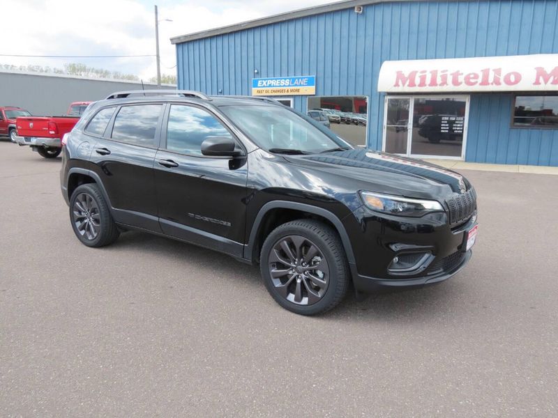 Used 2021 Jeep Cherokee 80th Anniversary Edition 4x4 4dr SUVImage 2