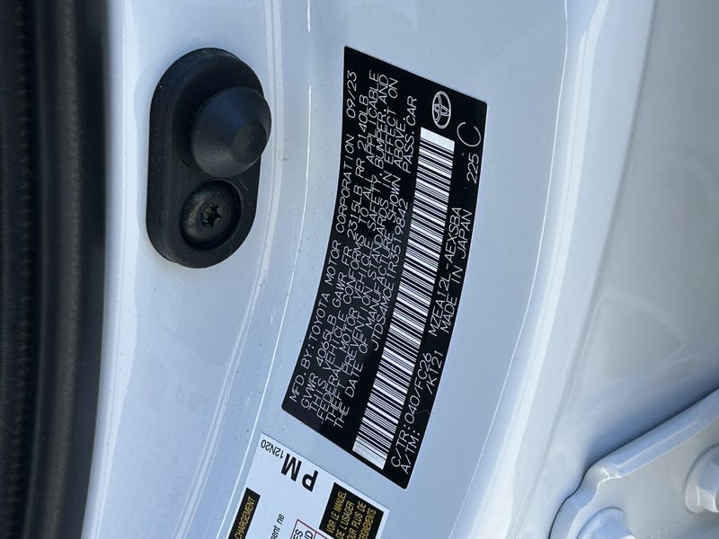 Used 2024 Toyota Corolla SEImage 30
