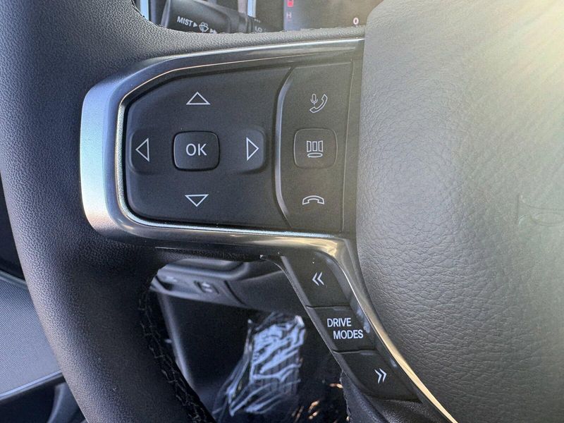 2025 RAM 1500 LaramieImage 18