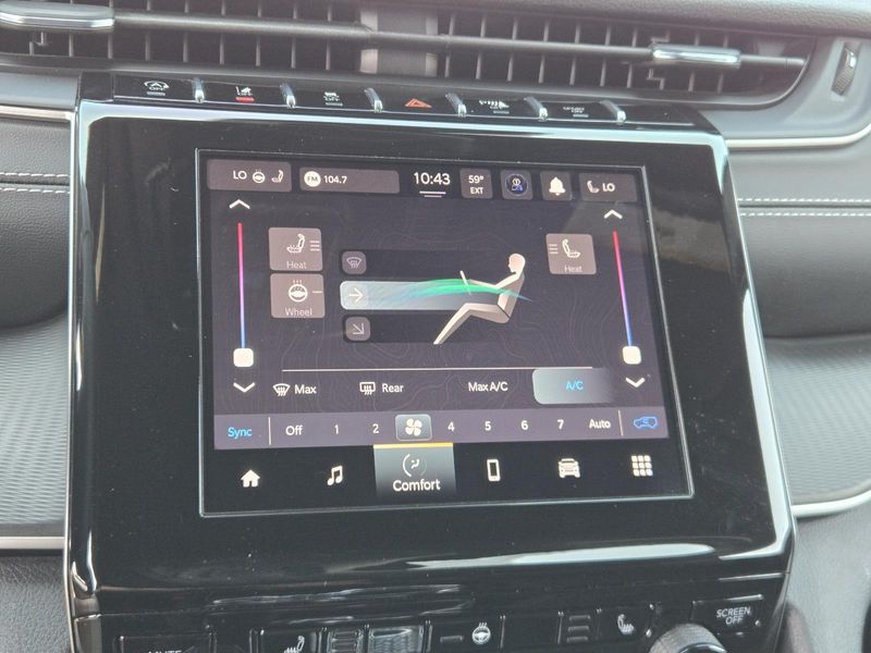 Used 2023 Jeep Grand Cherokee Altitude 4x4