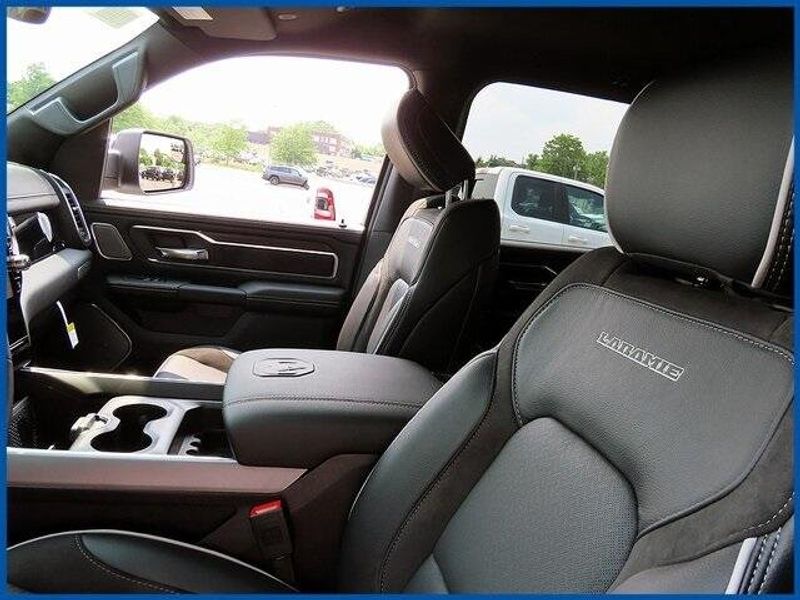 2025 RAM 1500 LaramieImage 14