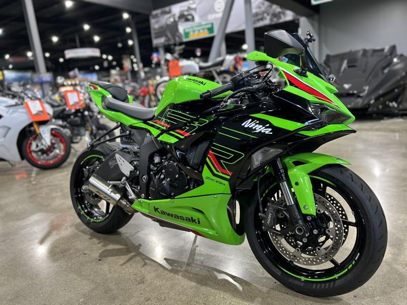 Used 2024 Kawasaki NINJA ZX-6R KRT Image 3