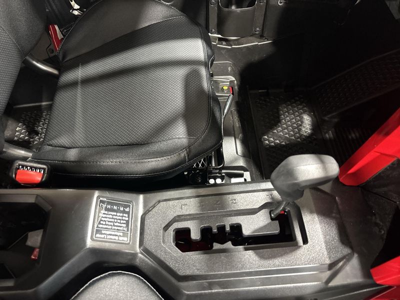 New 2026 Honda TALON1000R4 FOX LIVEVALVE Image 26