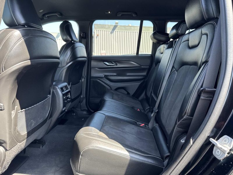 Used 2023 Jeep Grand Cherokee Altitude 4x4