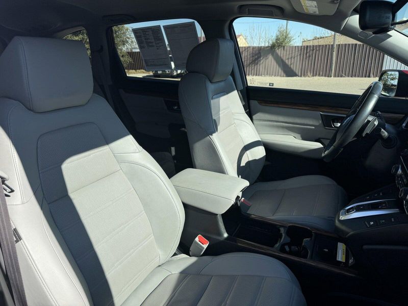 2022 Honda CR-V Hybrid TouringImage 16