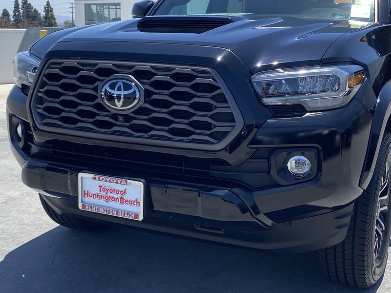 Used 2022 Toyota Tacoma TRD SportImage 9