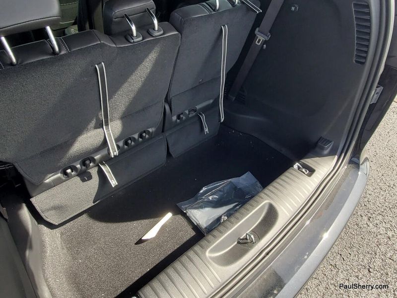 New 2026 Chrysler Pacifica Select