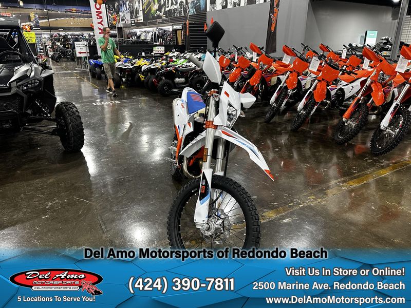 2024 KTM 500 EXC-F SIX DAYS  in a WHITE/ORANGE exterior color. Del Amo Motorsports of Redondo Beach (424) 304-1660 delamomotorsports.com 