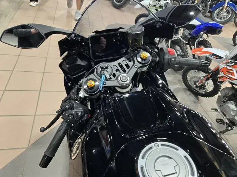 NEW 2026 YAMAHA YZFR7 Image 11