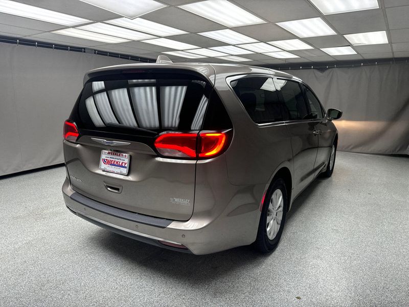 2018 Chrysler Pacifica Touring PlusImage 4