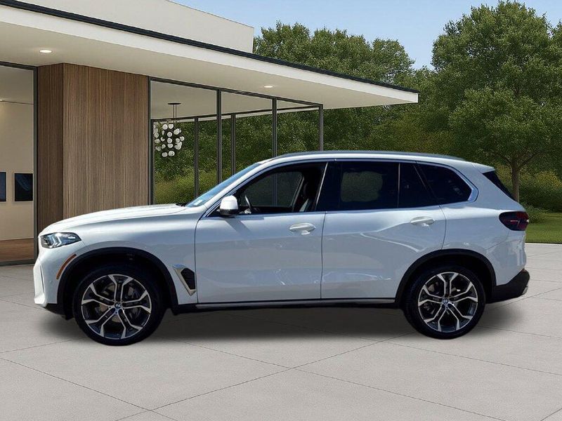 Used 2026 BMW X5 sDrive40iImage 13