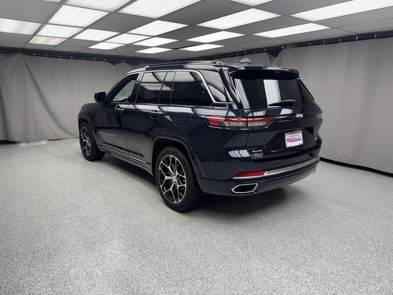 2024 Jeep Grand Cherokee Summit ReserveImage 2