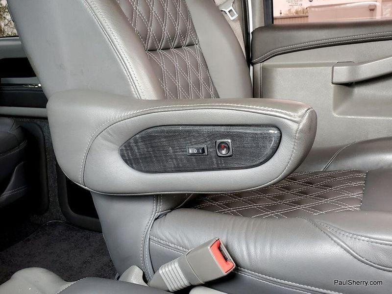2022 GMC Savana Cargo Image 14