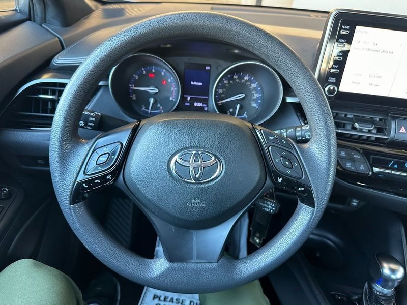 2019 Toyota C-HR LEImage 2