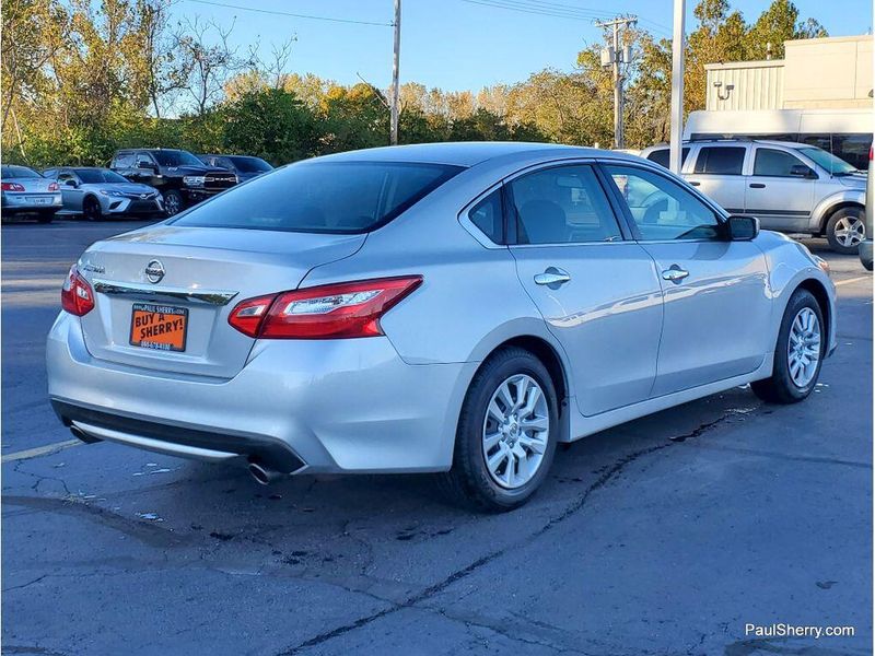 2016 Nissan Altima 2.5 SImage 12