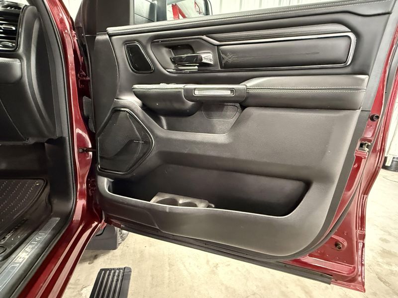 Used 2023 RAM 1500 LimitedImage 11