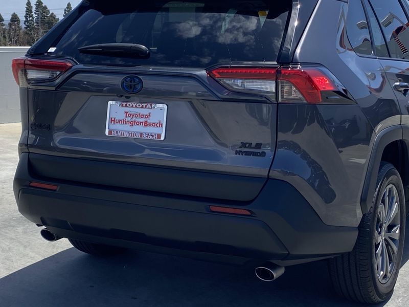 2024 Toyota RAV4 XLE PremiumImage 5