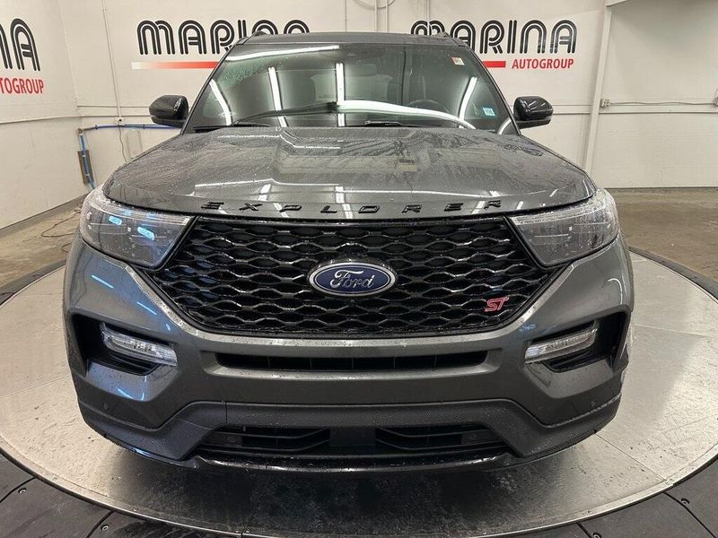 2020 Ford Explorer STImage 11